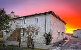 Chambres d'Hôtes Château Pierre de Montignac